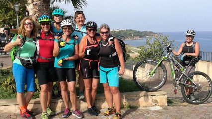 Zufriedene Bikeladies