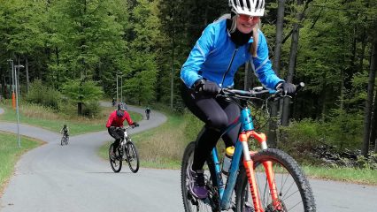 Bergauf fahren mit optimalem Gang