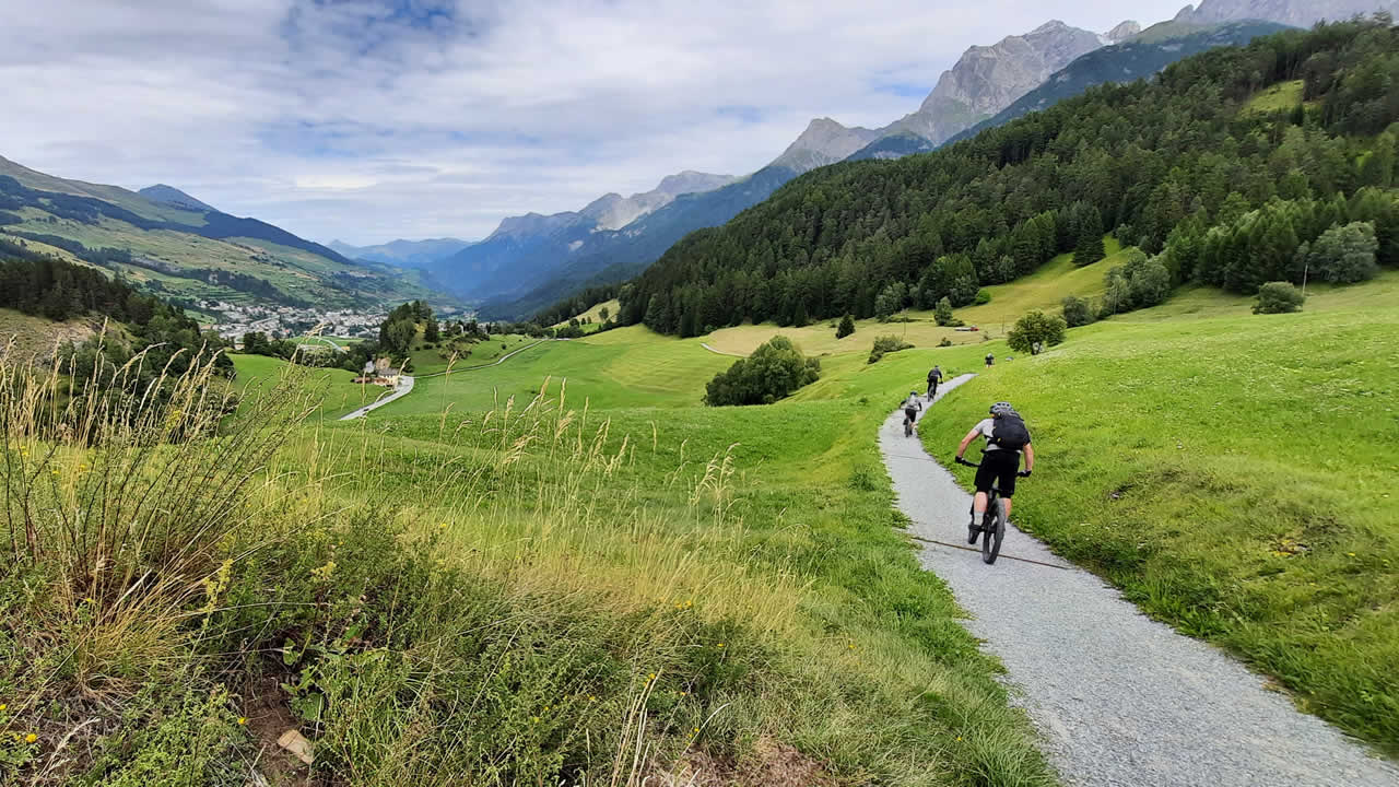 MTB-Tour: Singletrail-Woche im Engadin