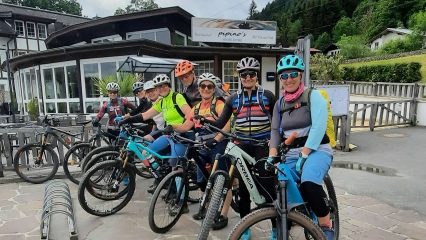Ladies auf dem KAT Bike unterwegs