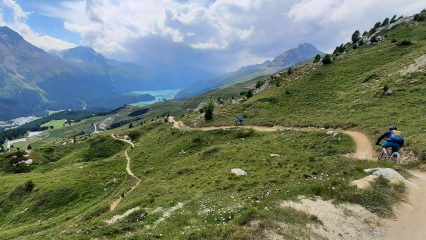 Herrlich fordernde Mountainbike-Trails im Engadin