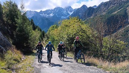 Antipasti und Alte Wege: Mountainbiken im Piemont